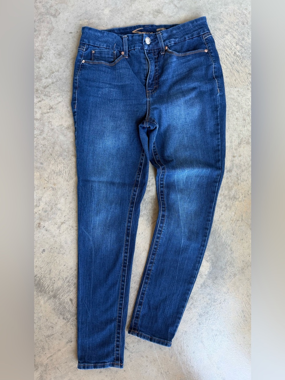 Seven7 Women's Denim Jeans Trio in Light to Dark Blue - Picture 2 of 7